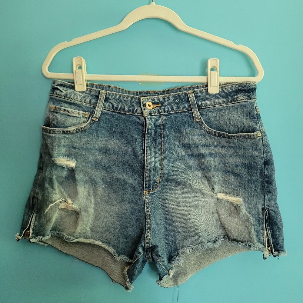 Arizona Women's Denim Shorts Size 15 (Juniors)